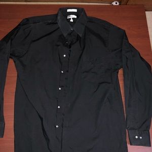 Van Heusen long sleeve black dress shirt M34/35
